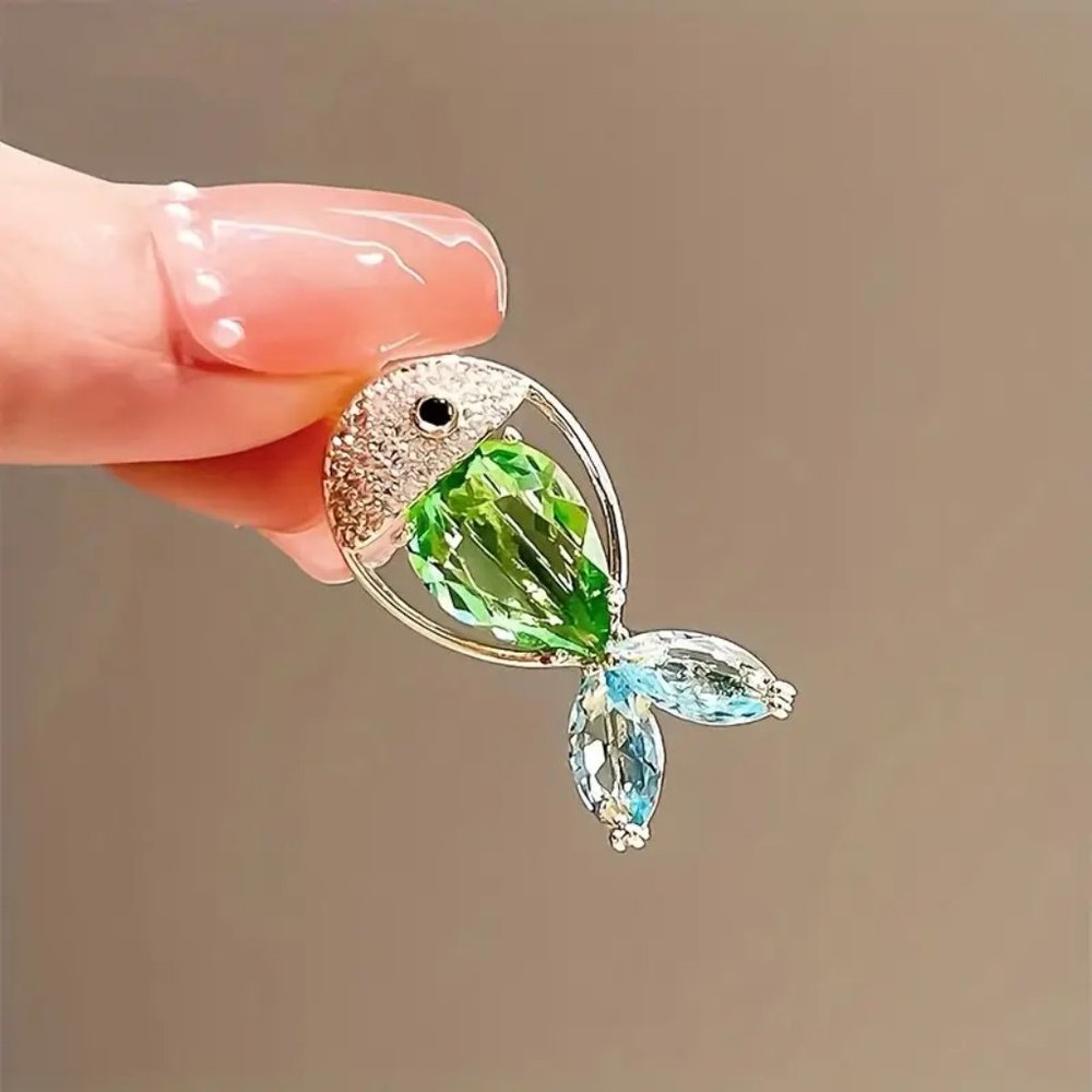 Beautiful Fish Brooch - Picture 2 of 4